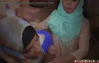 تأتي امرأة سمراء الفرنسية للحصول على مارس الجنس من الصعب بالنسبة لها الاختبار الإباحية.