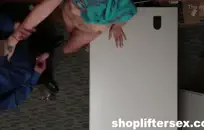 مثير bbw في جوارب بيضاء إغاظة على السرير.