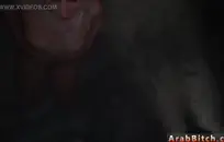 تساعد milf الساخنة والمثيرة على إخراج عشيقها من خلال إعطائه بعض الإفراج اللطيف بعد يوم طويل في العمل.