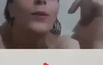 يتم قصف جبهة مورو شقراء من قبل رجل سمين، الذي يرتدي دونغ ضخمة، في حين أنها cums مثل مجنون.