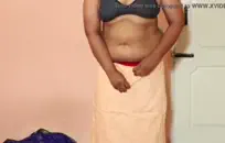 أنا أستمني في العمل عندما تضربني الرغبة الشديدة يا عزيزتي.