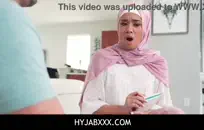 قصه اب ينيك بنته طيز