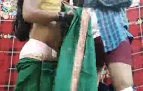 راعية البقر القذرة باهظة الثمن للغاية، ولا أستطيع تحمل تكاليفها إنها خنزير المال الحقيقي الذي يحب أن يتقاضى أجرًا مقابل كل الجنس الساخن الذي تقدمه لي. والصبي هل تعرف كيفية ركوب هذا الديك مثل المحترفين